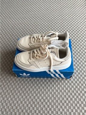 adidas Women's Cream Sneakers